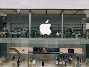 iPhone16首周末预购销量同比下降12.7%，分析师：苹果近年来创新不足